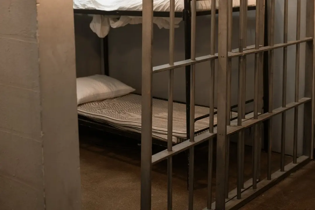 Omicidio nella cella 219 a Catanzaro, le ultime parole del detenuto: «Appuntà, sono caduto». La verità dopo l’autopsia