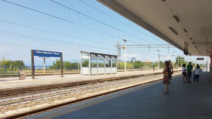 <p>La stazione ferroviaria di Vibo-Pizzo</p>\\n