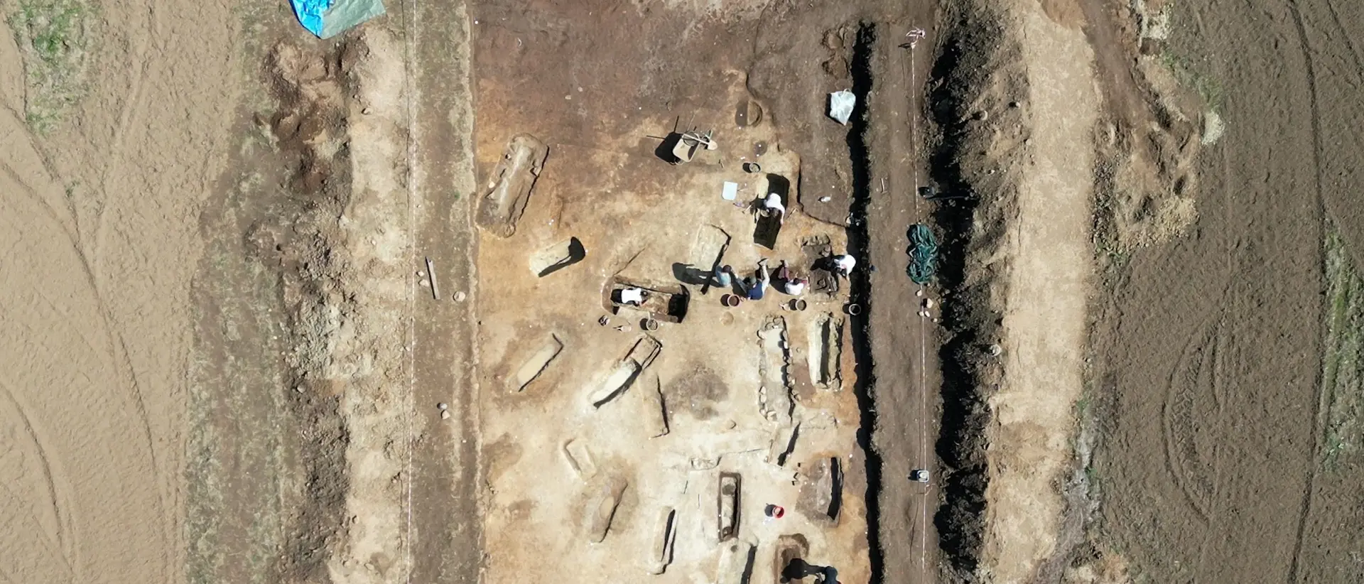 Oltre 30 tombe dell’Età del ferro ritrovate nella necropoli di Torre Galli: le nuove scoperte a LaC Storie –\u00A0VIDEO\n