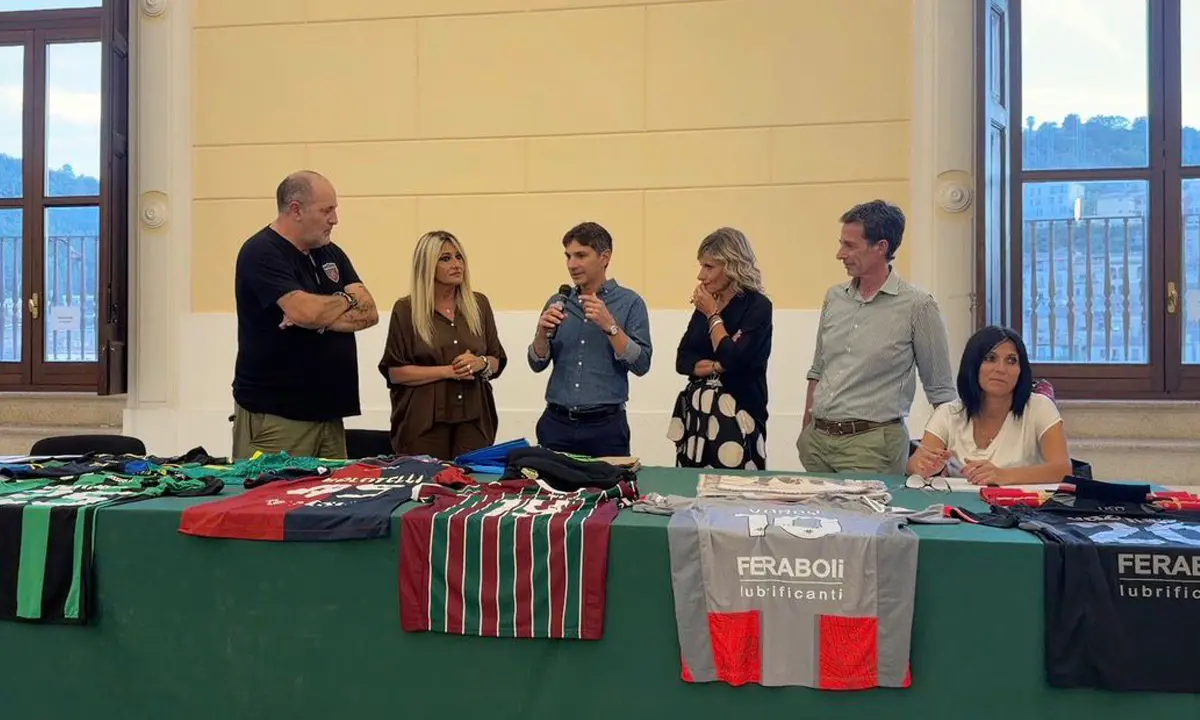Maglie di calcio a ruba per portare in Italia Jane, una bimba keniota bisognosa di cure