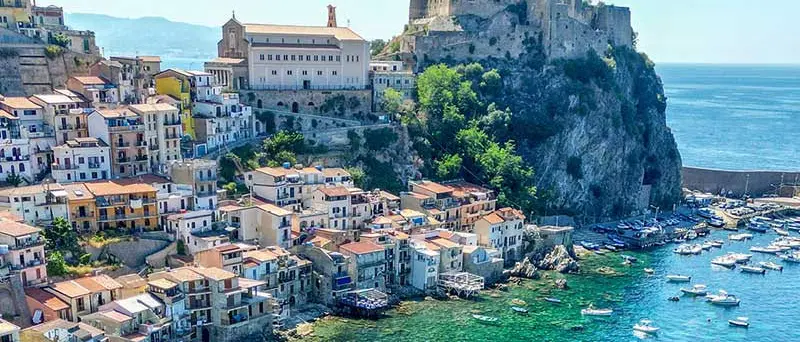 Da slogan a piattaforma: così la Calabria prova a trasformare il turismo in un marchio permanente\n
