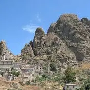 48 Ore Pentedattilo Film Festival, il cinema rianima il borgo delle cinque dita\n