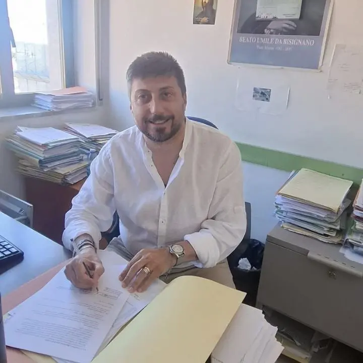 Bisignano adotta le aiuole: cittadini e privati coinvolti nella cura del verde\n