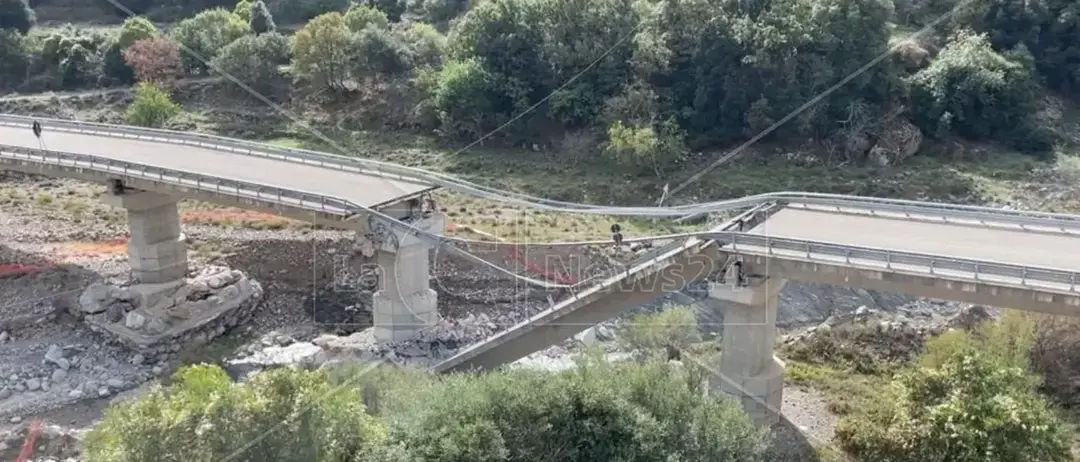 Crollo del ponte di Longobucco tre anni fa, al via la ricostruzione: «Passo importante per il ripristino della normalità»\n