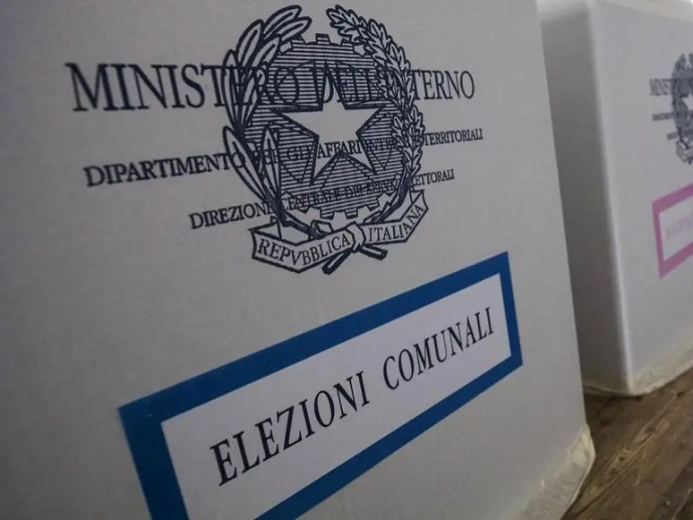Elezioni 2027, maggio con le Comunali? Il rischio di un Parlamento senza maggioranza