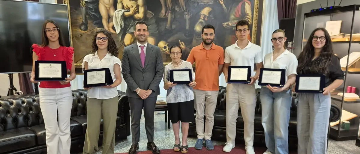 Astronomia, Cirillo premia i giovani campioni calabresi: «Sono l’immagine più bella della Calabria che studia e guarda al futuro»\n