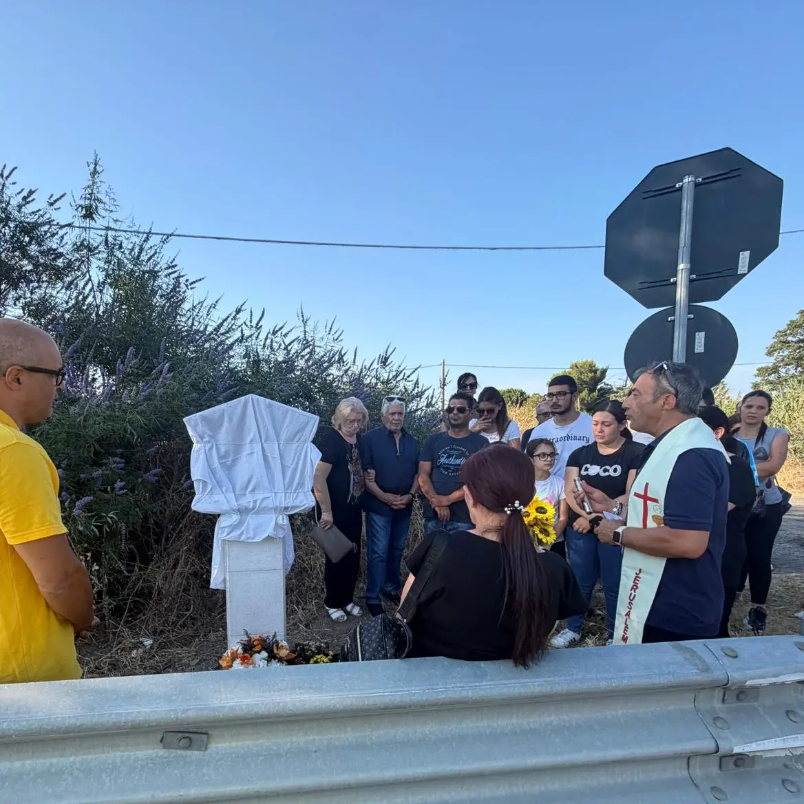 Statale 106, una lastra in ricordo di Pietro Aloisio a Corigliano Rossano
