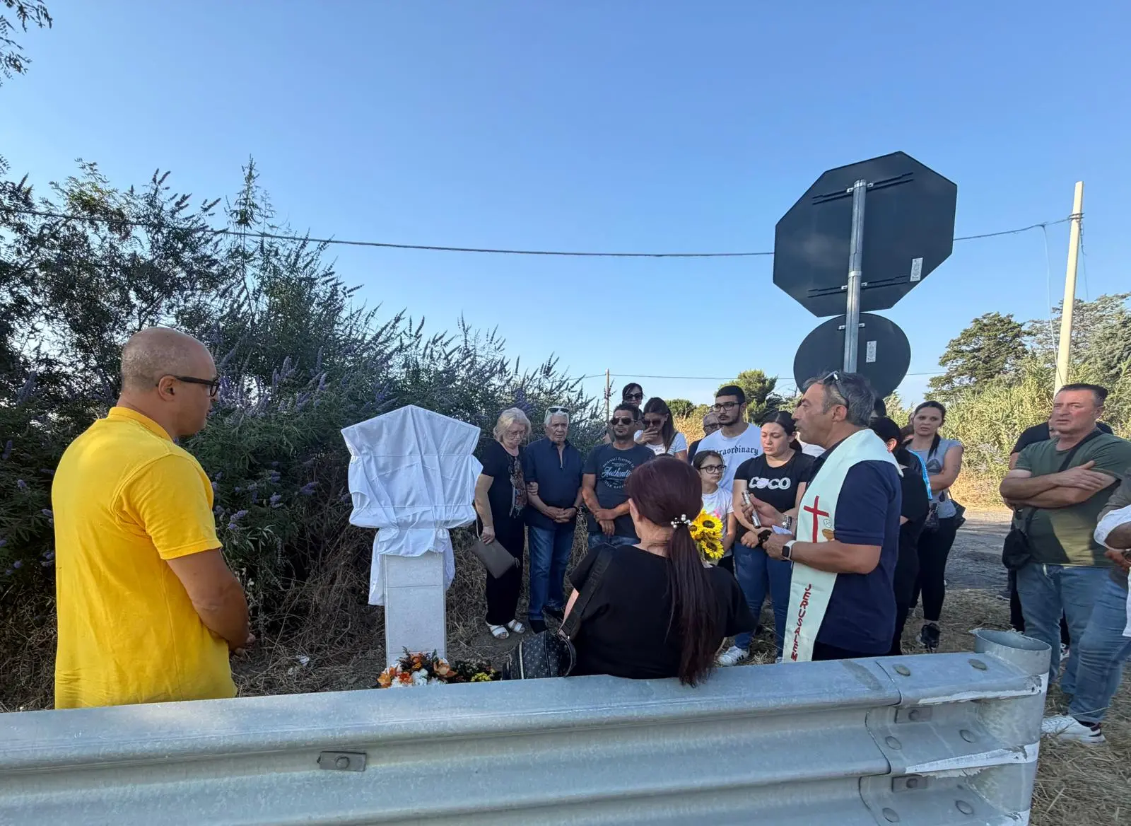 Statale 106, una lastra in ricordo di Pietro Aloisio a Corigliano Rossano