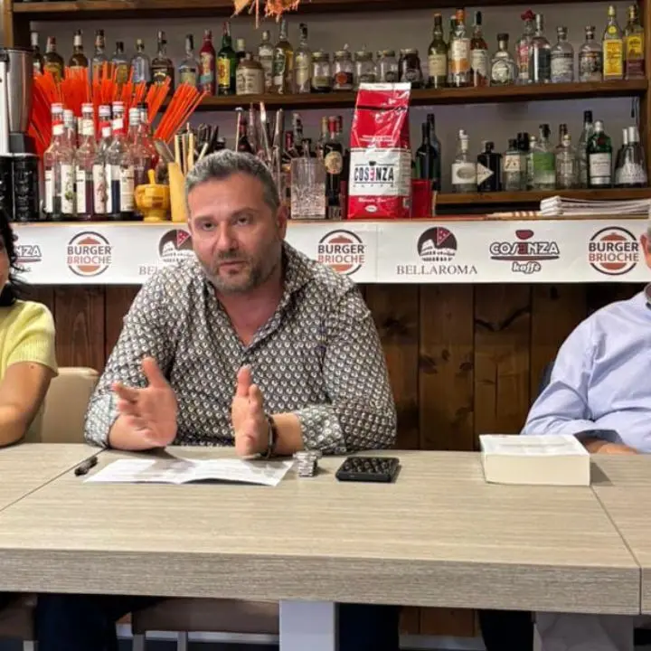 Ordine Ignoto,\u00A0Scarcella presenta il romanzo tra caffè e distopia\n