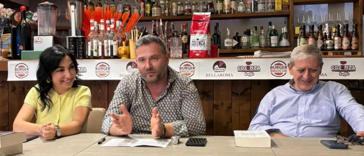 Ordine Ignoto,\u00A0Scarcella presenta il romanzo tra caffè e distopia\n
