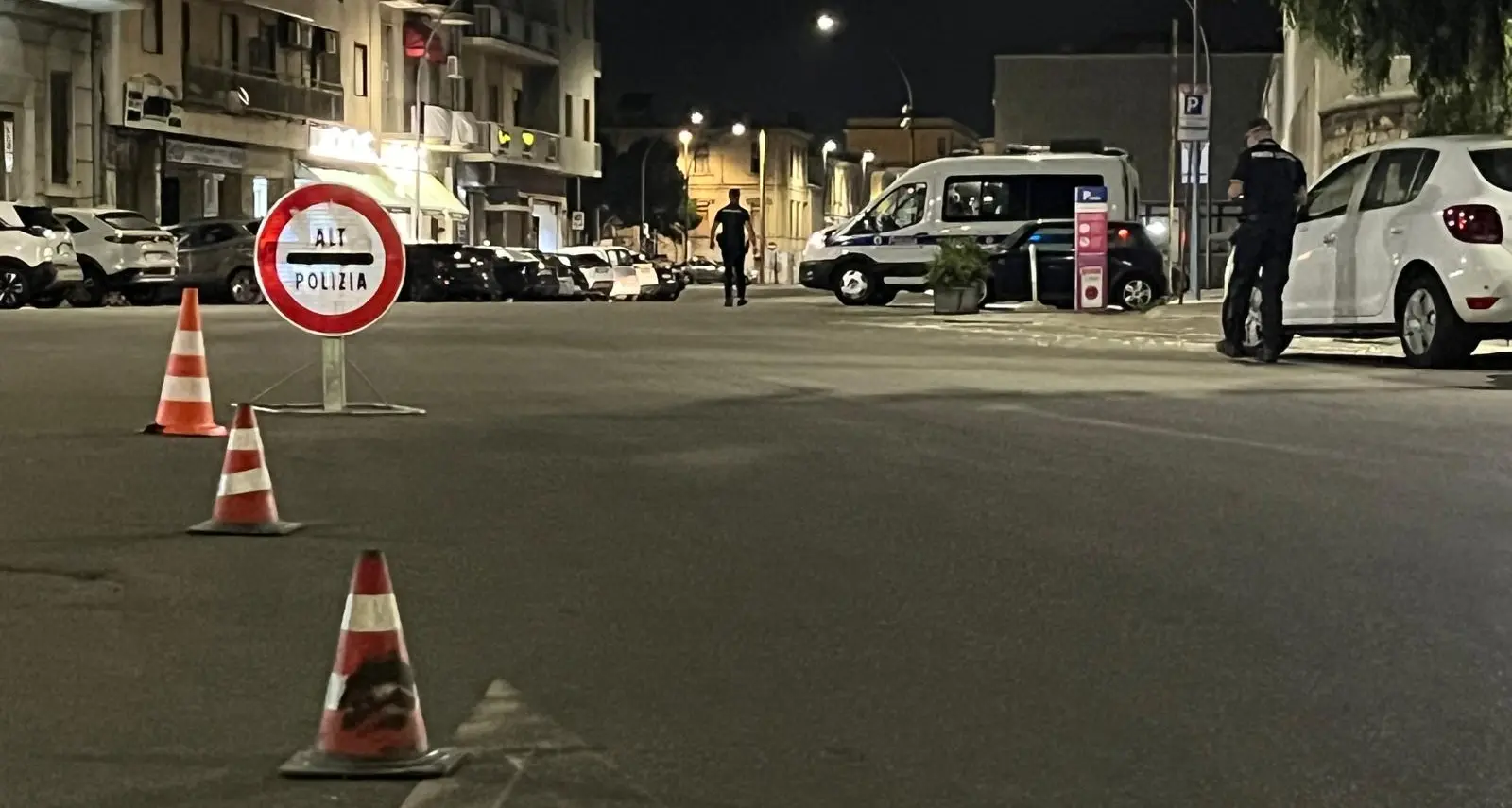 Reggio,\u00A0forza il posto di blocco e fugge in centro, sette patenti ritirate e nove conducenti positivi all’alcoltest\n