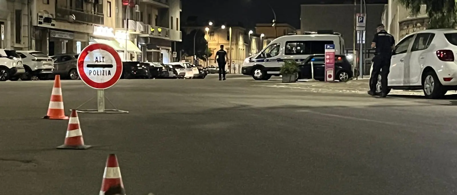 Reggio,\u00A0forza il posto di blocco e fugge in centro, sette patenti ritirate e nove conducenti positivi all’alcoltest\n