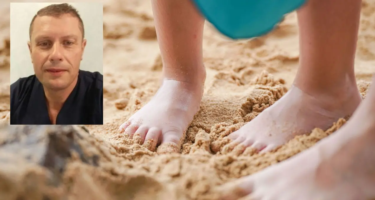 Bambini sulla sabbia, parla l'esperto: «Quel piedino che si ritrae non è un capriccio, sta solo esplorando»\n