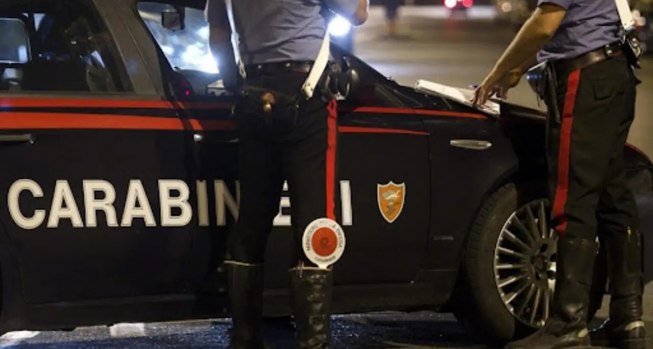 Rissa con accoltellamento nella notte a Corigliano Rossano, tre i feriti: nove persone denunciate\n