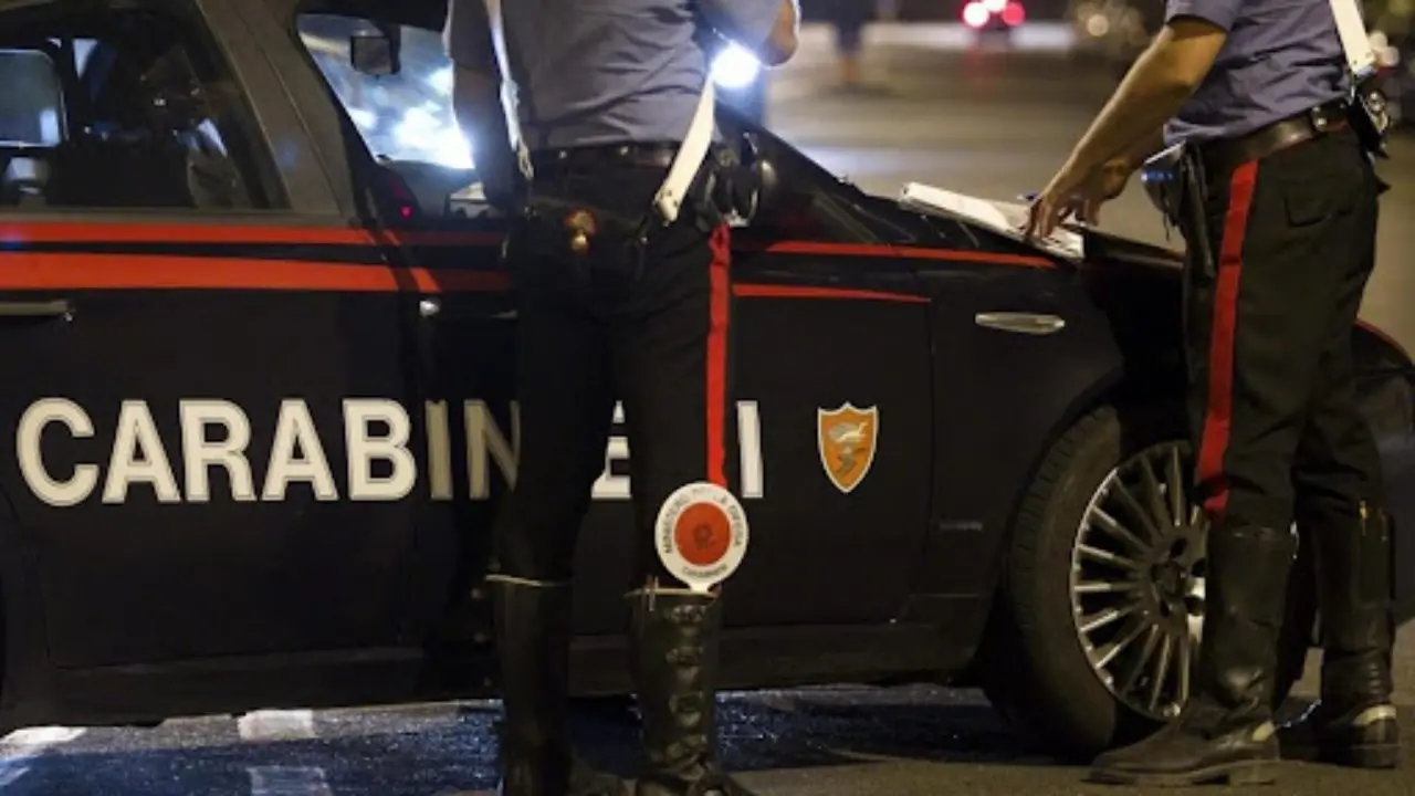 Rissa con accoltellamento nella notte a Corigliano Rossano, tre i feriti: nove persone denunciate\n