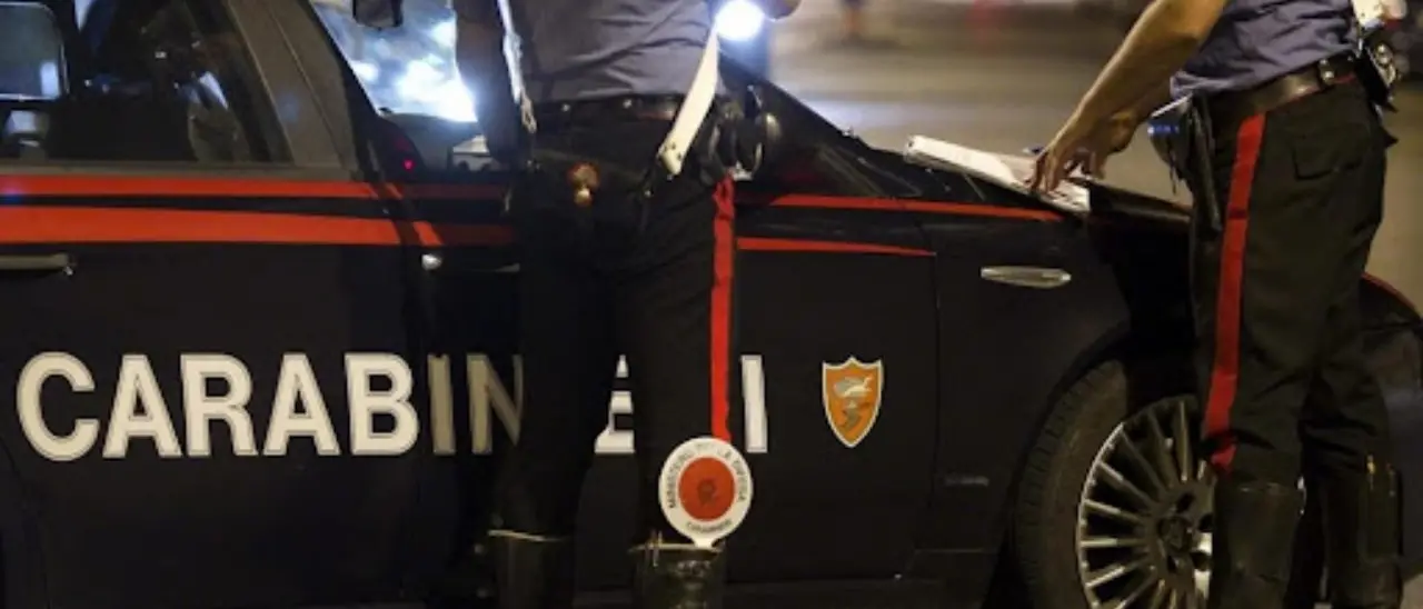 Rissa con accoltellamento nella notte a Corigliano Rossano, tre i feriti: nove persone denunciate\n
