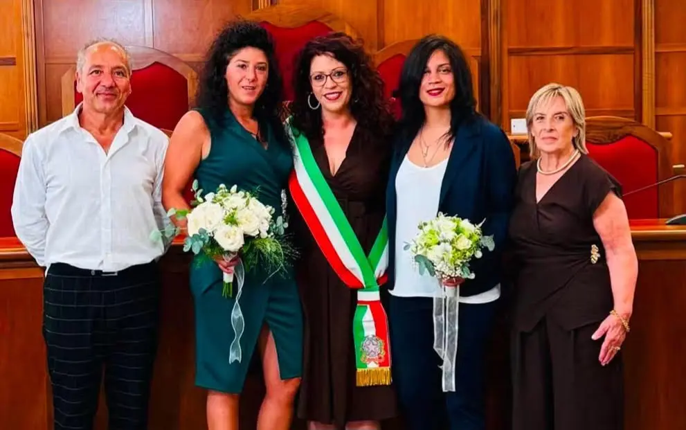 Girifalco celebra la sua prima unione civile: «L'amore è amore in ogni sua forma»\n