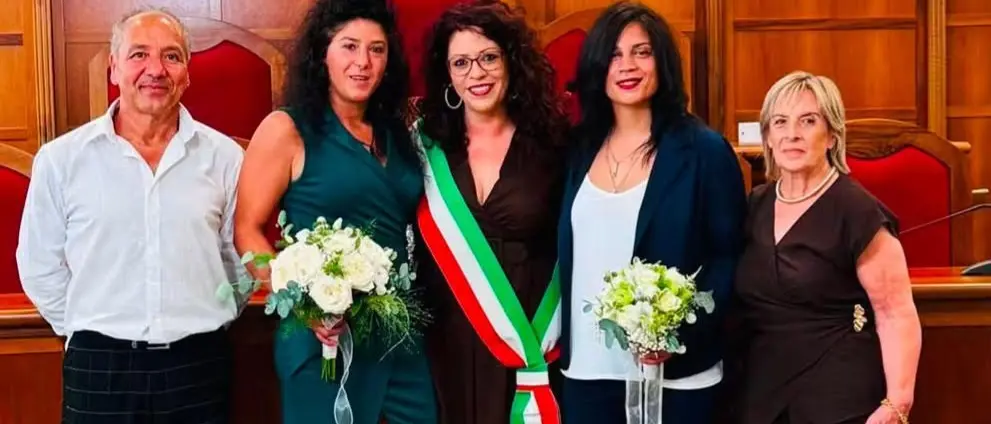 Girifalco celebra la sua prima unione civile: «L'amore è amore in ogni sua forma»\n