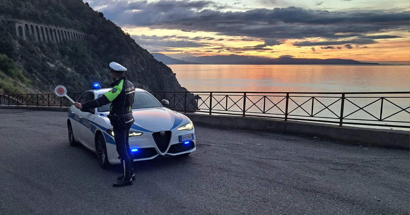 Palmi, controlli rafforzati sulla movida: sanzioni per i monopattini e tolleranza zero contro l'abbandono dei rifiuti\n