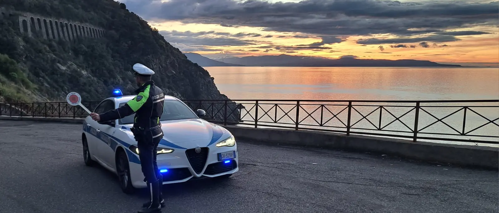 Palmi, controlli rafforzati sulla movida: sanzioni per i monopattini e tolleranza zero contro l'abbandono dei rifiuti\n