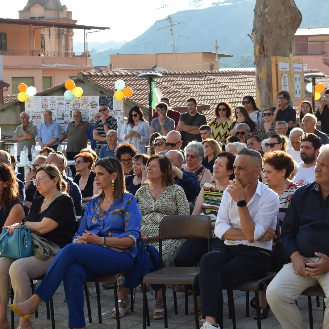 ArasìLab, un sogno che diventa casa: inaugurata la nuova sede dell'associazione nel cuore del borgo\n