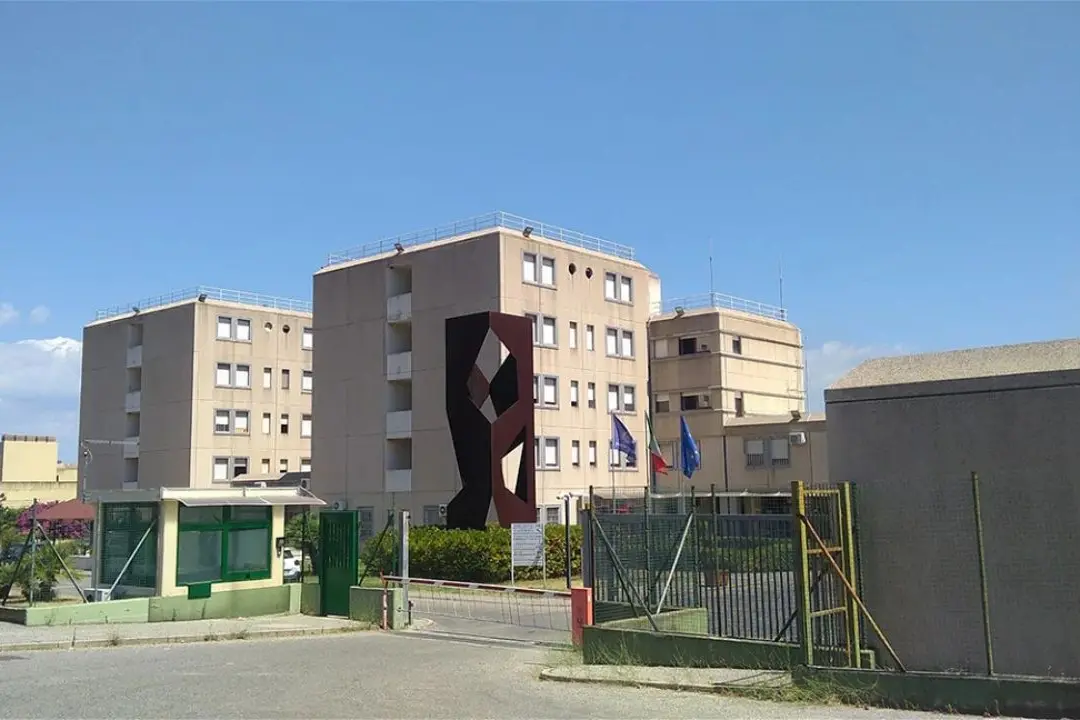 <p>Cataldo De Luca, <span style=\"color:hsl(0, 75%, 60%);\">muore in carcere </span>il detenuto accusato dell'omicidio in cella a Catanzaro: disposta l'autopsia</p>