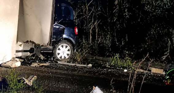 Scontro tra un’auto e un camion\u00A0sulla Statale 106 a Pietrapaola: muore un giovane di Mirto Crosia, due feriti\n