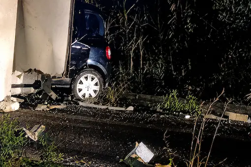Scontro tra un’auto e un camion\u00A0sulla Statale 106 a Pietrapaola: muore un giovane di Mirto Crosia, due feriti\n