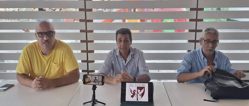 Nasce l’AC Locri 1907: nuova identità per il calcio amaranto nel segno della storia e del futuro\n
