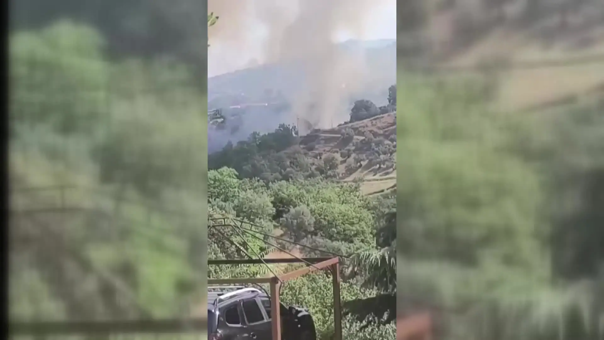 Incendio a Zumpano, fiamme vicino alle case