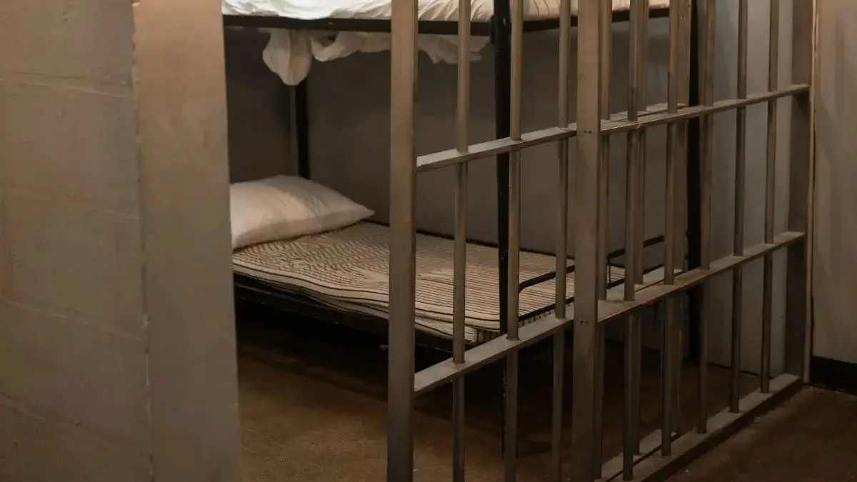 <p>«<span style=\"color:hsl(0, 75%, 60%);\">Ce la mangiamo la galera</span>»: mistero sulla morte di Cataldo De Luca, il “boss” accusato del delitto in carcere a Catanzaro</p>