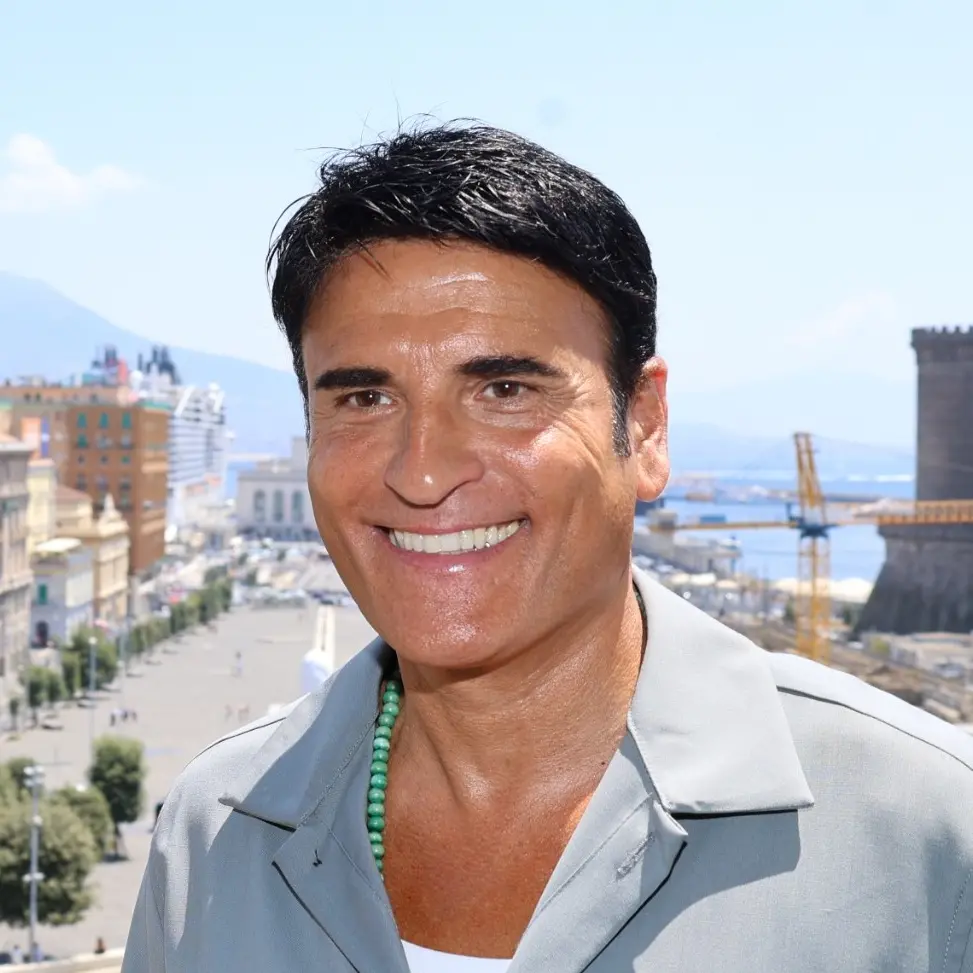 Sal Da Vinci il 13 agosto a San Nicola Arcella: l’Arcella Open Air punta sul momento d’oro dell’artista napoletano\n\n\n
