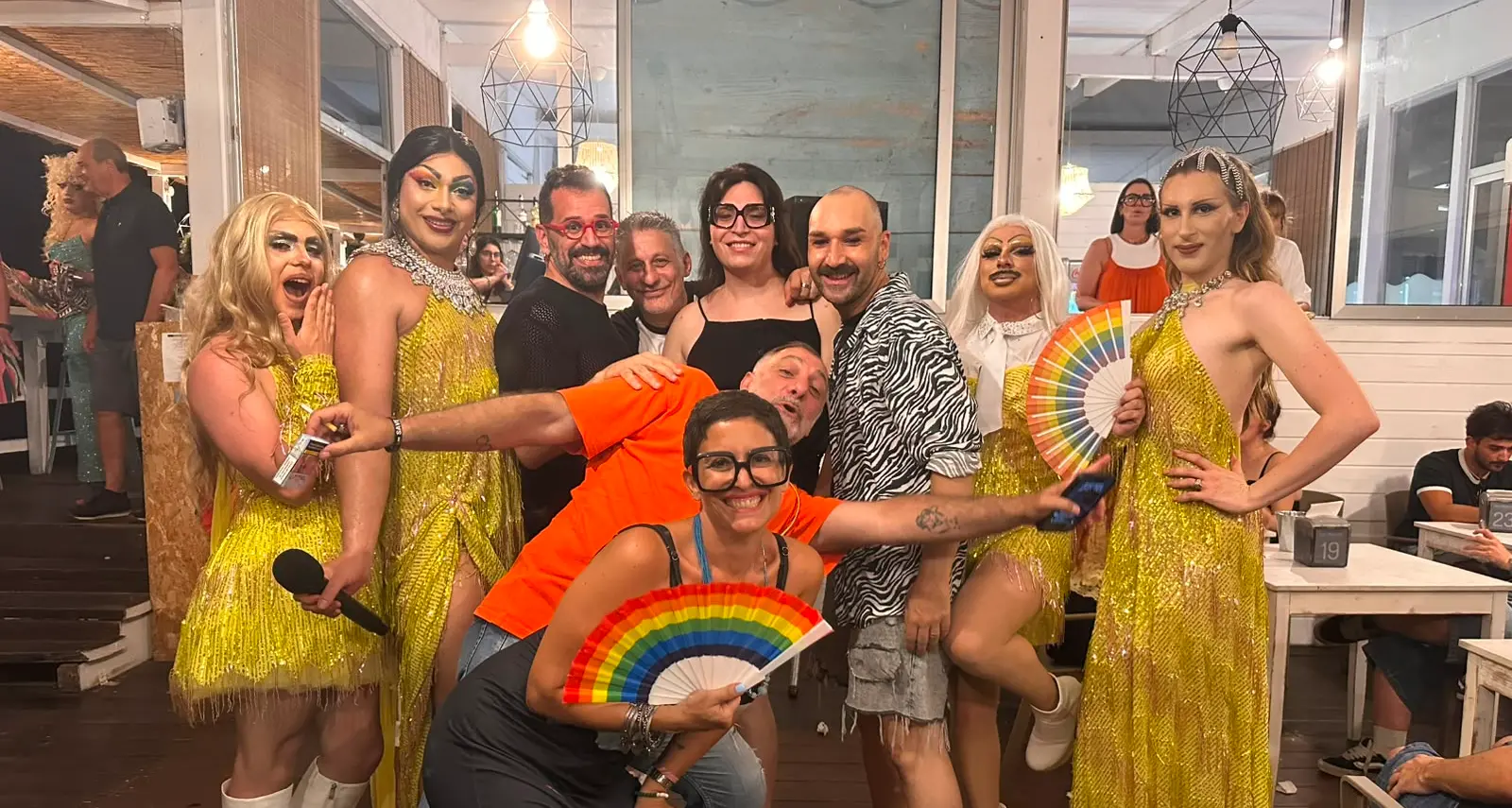 Arte, memoria e diritti: a Catanzaro il Pride accende il Lido Mancuso nel ricordo di Stonewall, Mirko e Katy\n