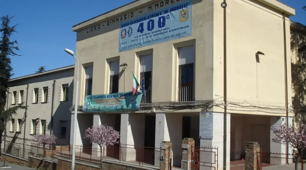 Preside e docenti del Liceo “Morelli” di Vibo ricevuti al ministero, la sottosegretaria Frassinetti:\u00A0«Difendere il Classico significa costruire il futuro»\n