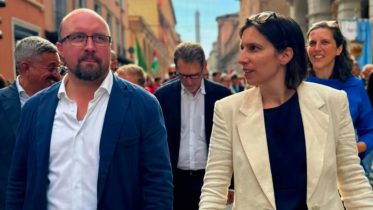 Taruffi e Schlein in corteo (foto Fb Taruffi)