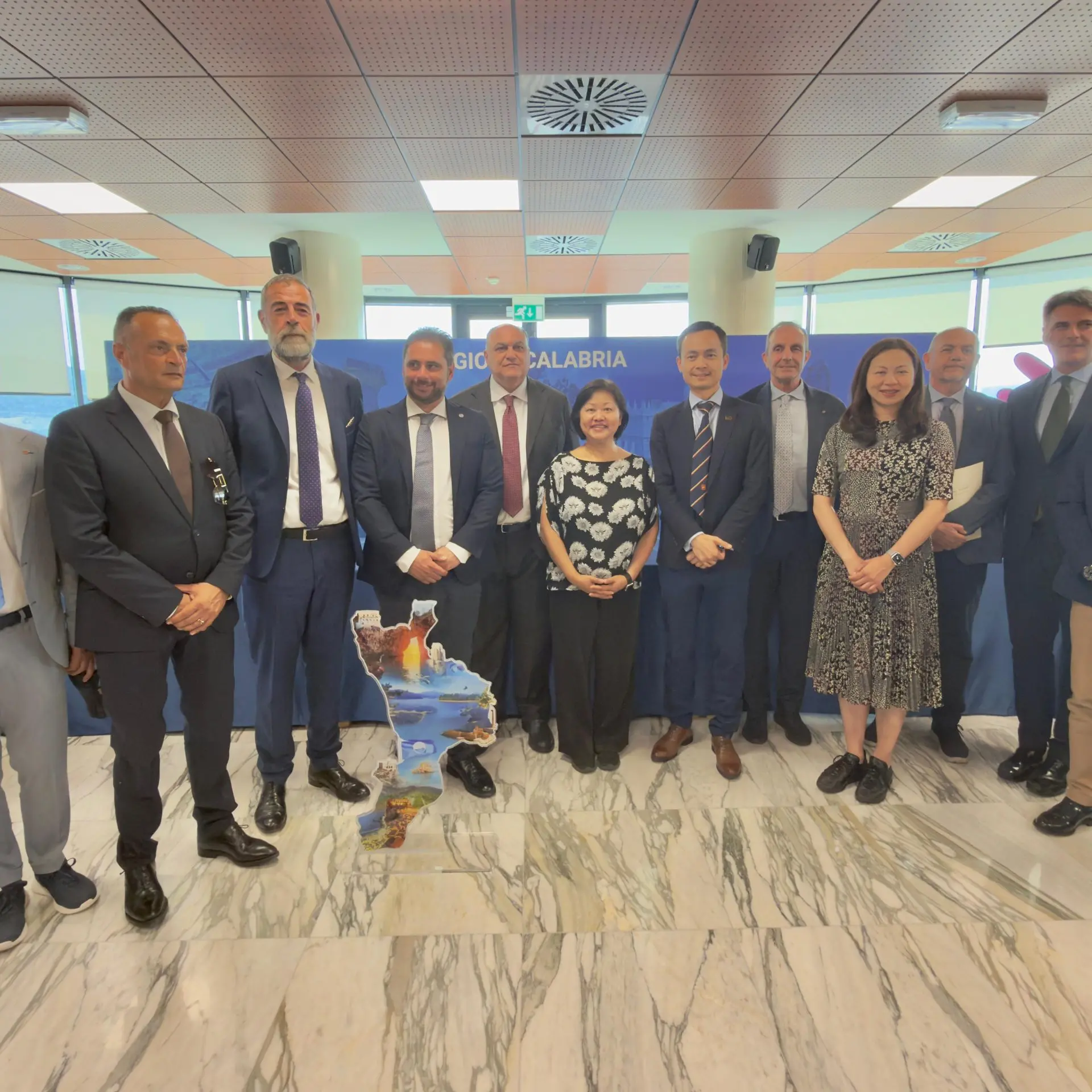 Dalla Calabria a Hong Kong: nasce\u00A0il tavolo permanente per attrarre investimenti e aprire nuovi mercati\n