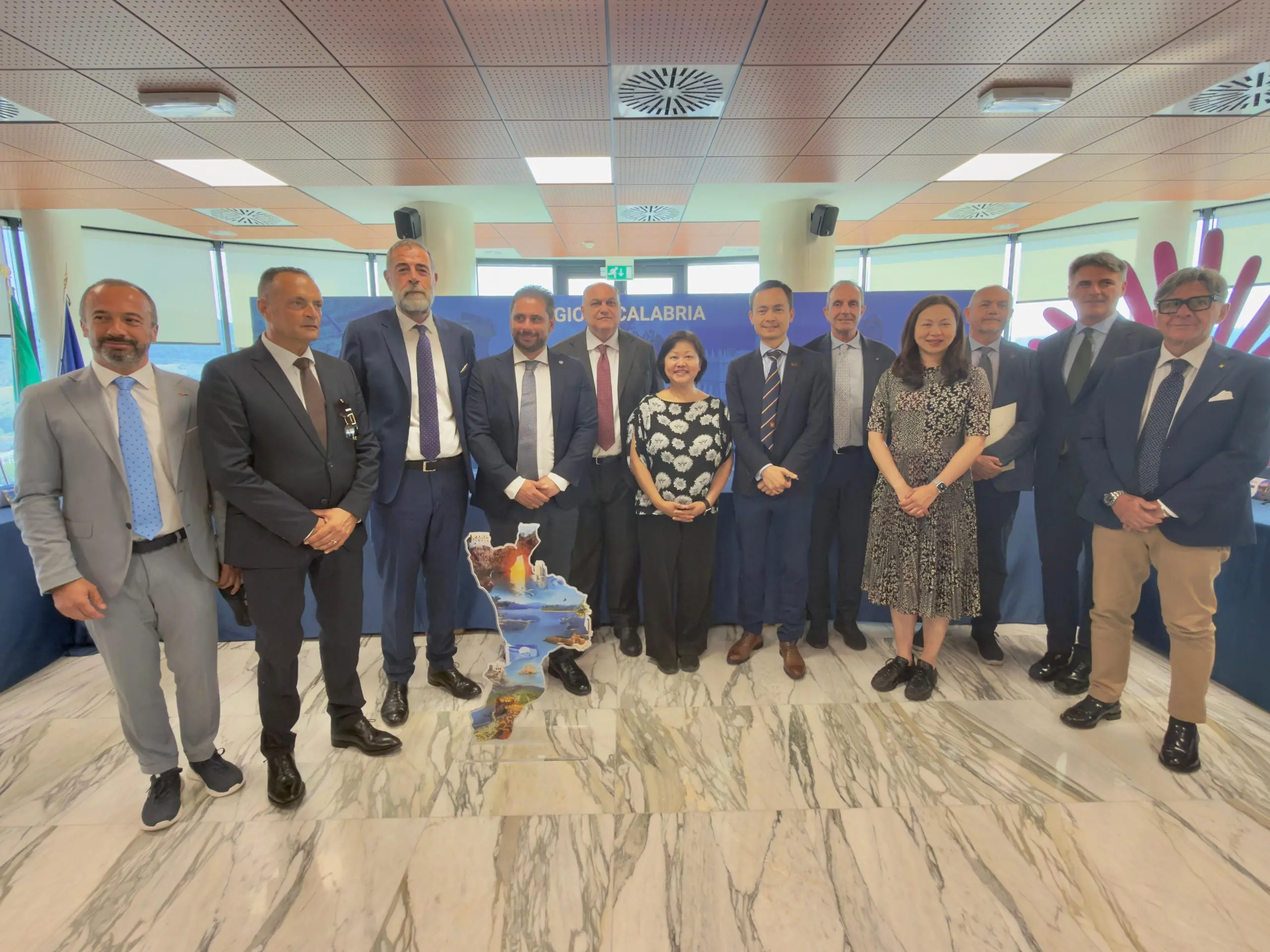 Dalla Calabria a Hong Kong: nasce\u00A0il tavolo permanente per attrarre investimenti e aprire nuovi mercati\n