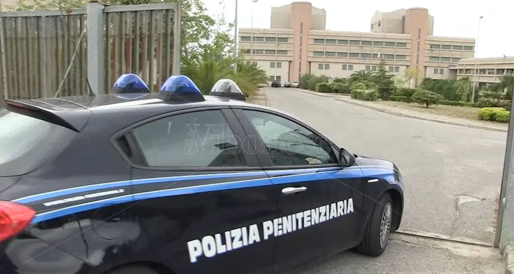 San Basilide, Vibo\u00A0celebra il patrono della Polizia Penitenziaria: riconoscimenti agli agenti e premi agli studenti meritevoli\n