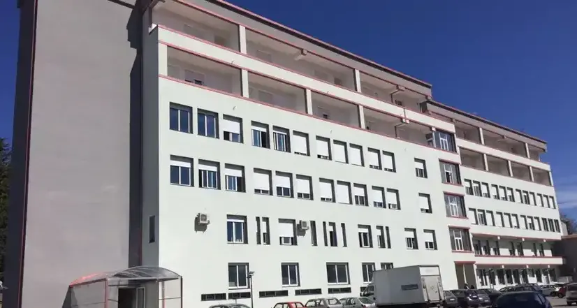 Serra senz’acqua, Tassone:\u00A0«Manca anche in ospedale, stop a laboratorio analisi e dialisi». E chiede l’intervento della Prefettura\n