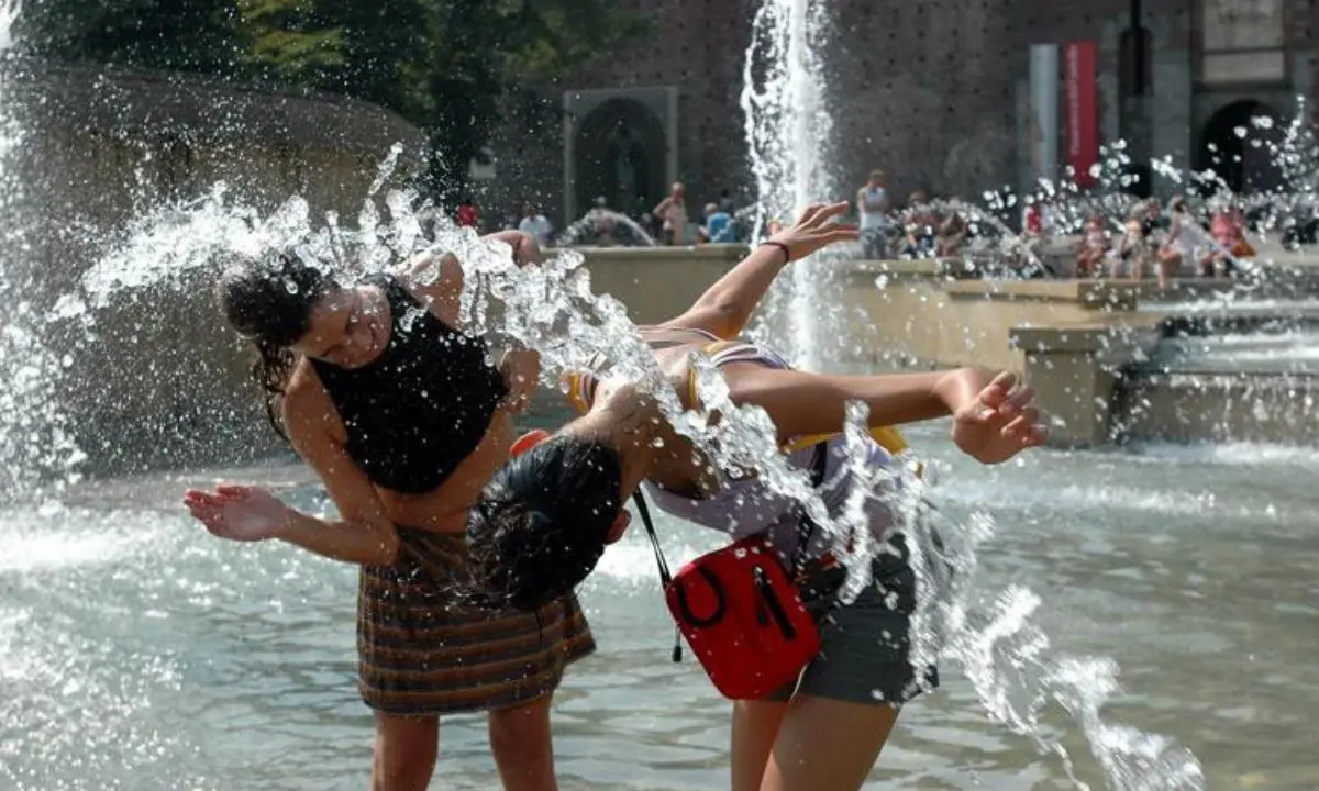 Caldo record, la morsa dell’afa si allenta ma non in Calabria: il 2 luglio a Reggio emergenza da bollino rosso\n