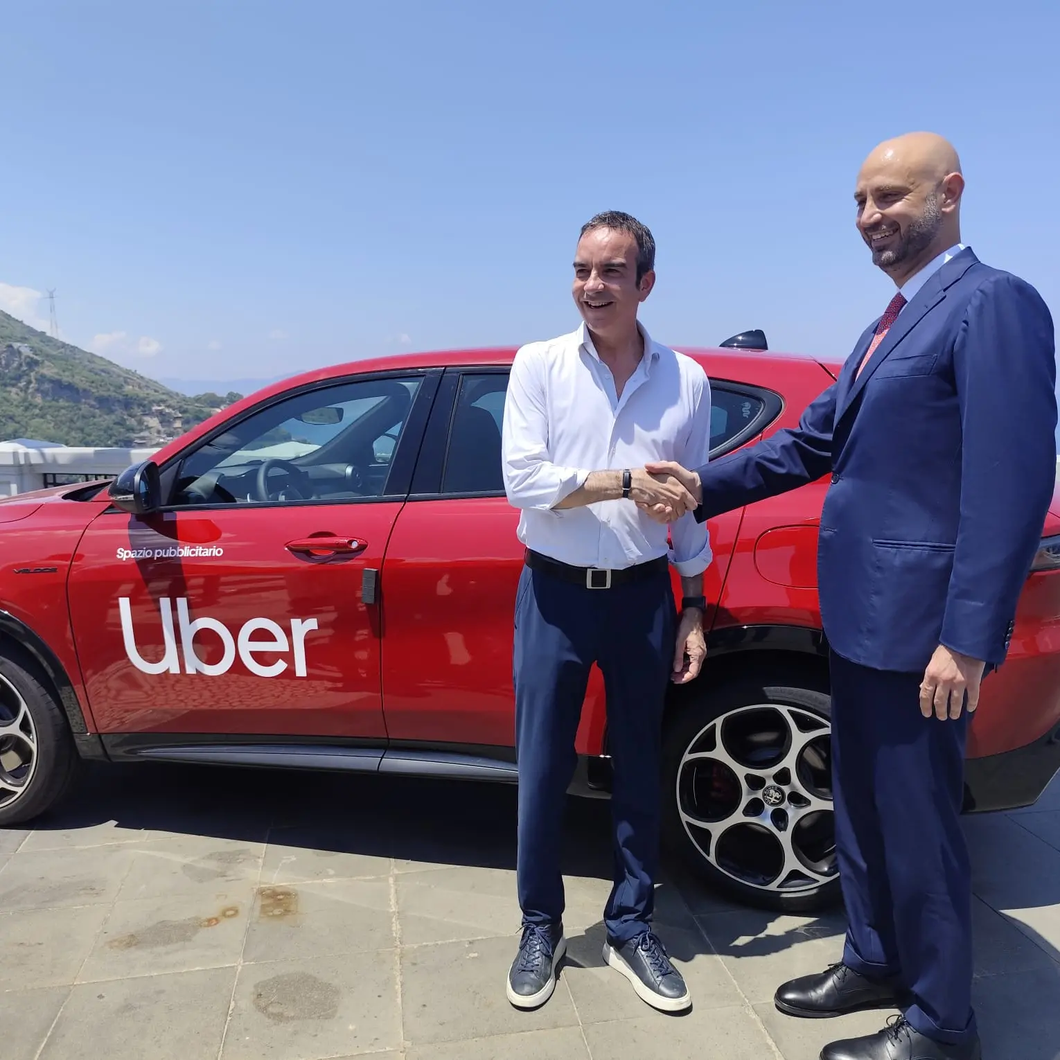 Uber X sbarca in Calabria e Occhiuto festeggia: «Non c’è neanche a Roma». E sull’Alta velocità: «Ecco come recuperare un miliardo»\n