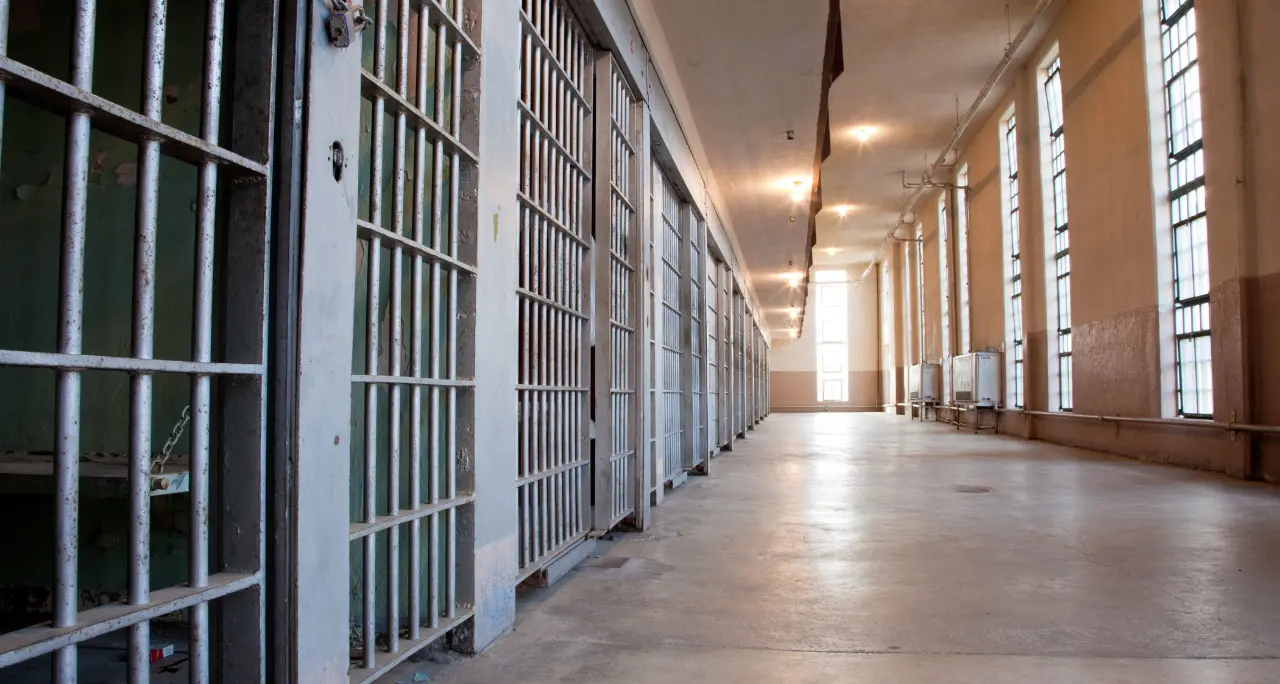 Morte sospetta nel carcere di Rossano, domani l’autopsia su Cataldo De Luca. Il legale: «Venerdì stava benissimo»