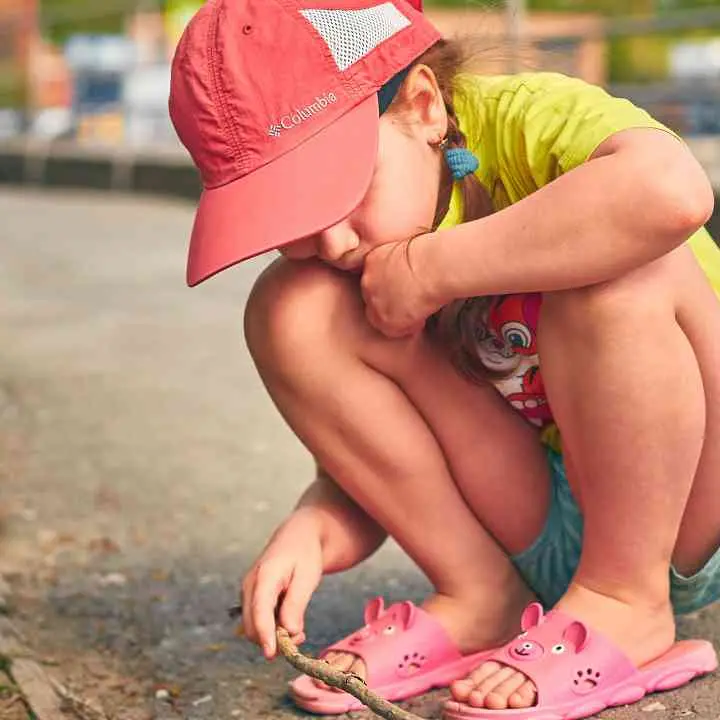 Né mare né montagna: l’estate\u00A0dei bambini in città, tra centri a pagamento e spazi che non sanno più accoglierli\n