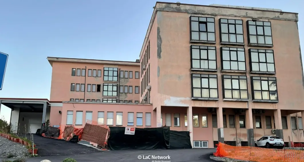 Ospedale di Cariati, dopo l’annuncio di De Salazar tuonano Lampare e Nursind: «Ennesimo rinvio per il Pronto soccorso»\n