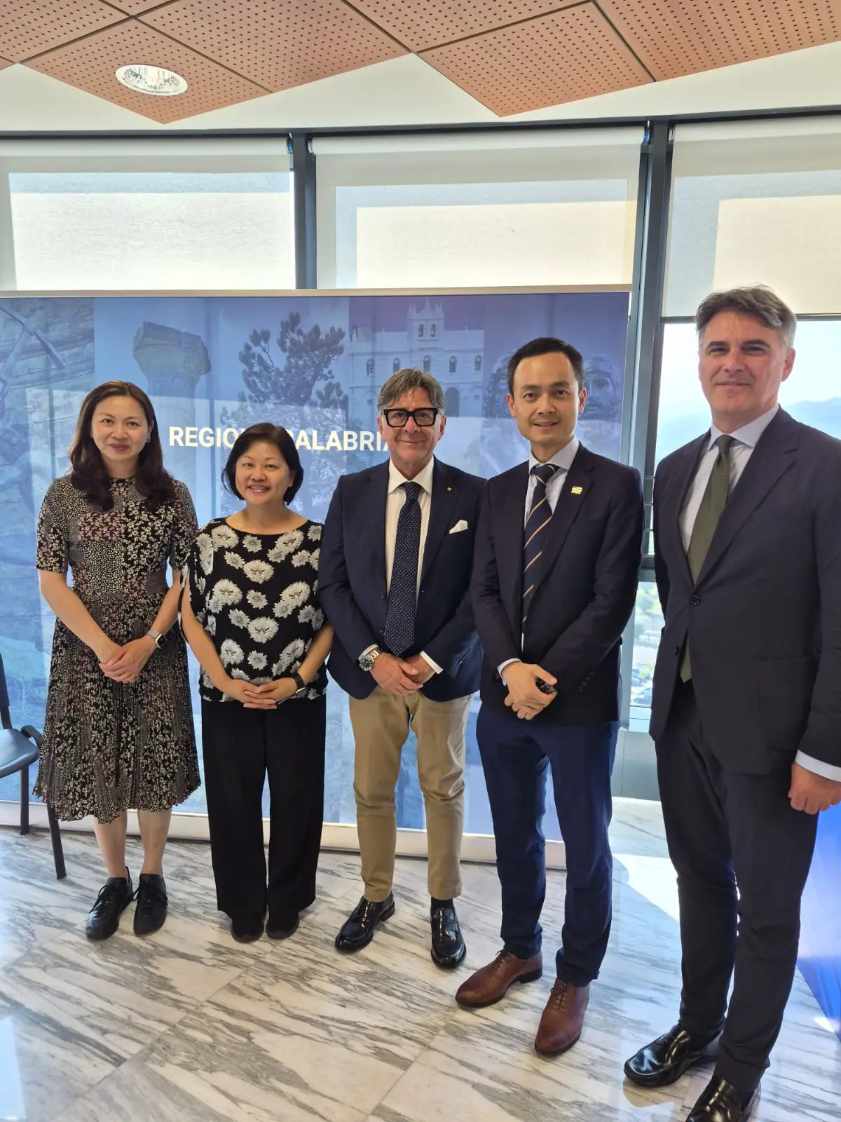 «Calabria ponte tra Europa e Asia», Falbo (Unioncamere) condivide la strategia della Regione sul tavolo permanente con Hong Kong\n