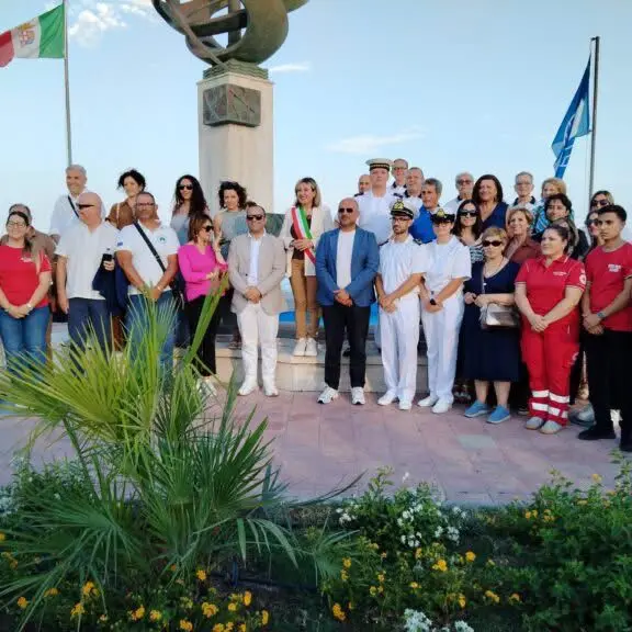 Siderno è sempre più blu, issato il vessillo sul lungomare\n