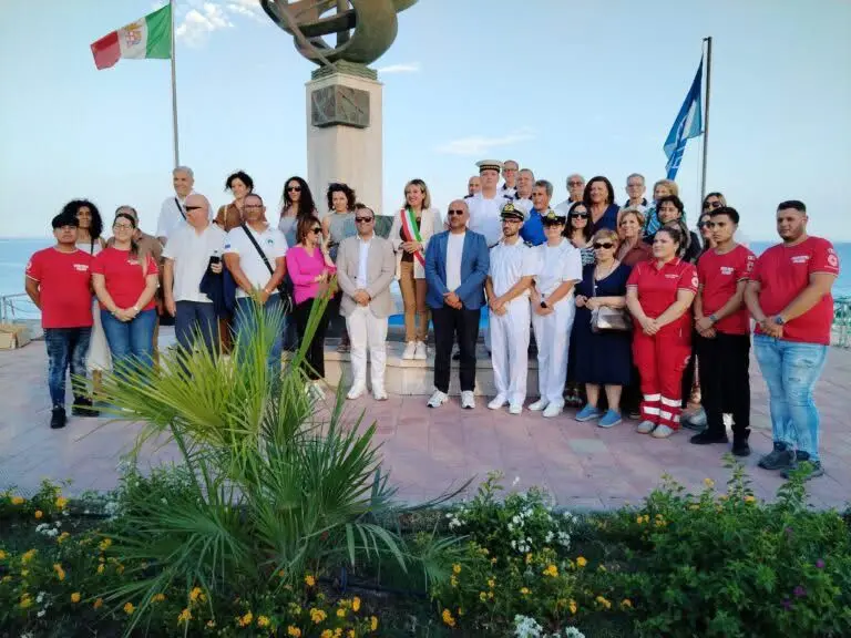 Siderno è sempre più blu, issato il vessillo sul lungomare\n