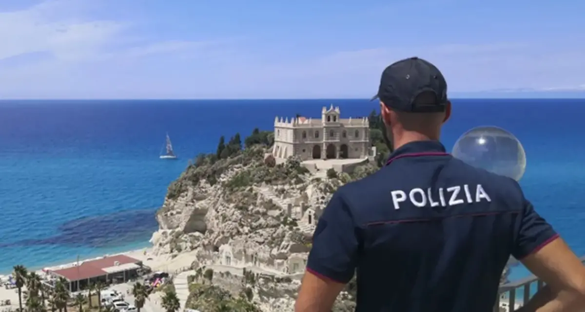 Spaccio di cocaina a Tropea, arrestato\u00A0dalla polizia nei pressi di piazza Vittorio Veneto\n