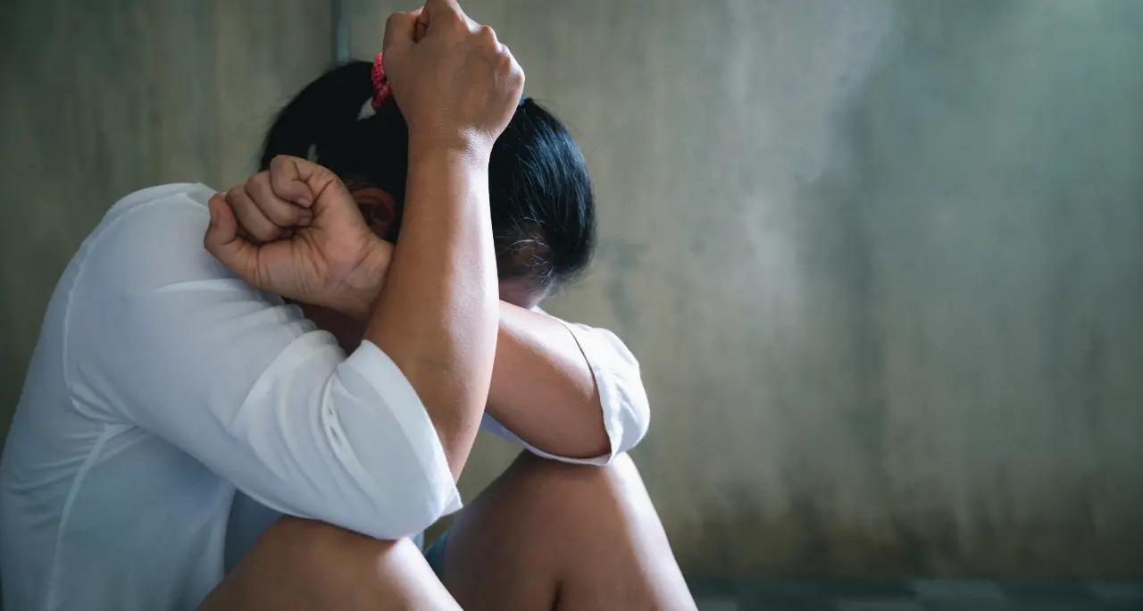 «Io l’amavo, ma quell’amore si è trasformato in paura»: a Lamezia la drammatica testimonianza di una donna vittima di violenza\n