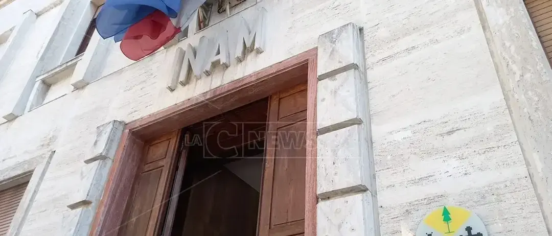 All’Asp di Cosenza disavanzo da 84 milioni e debiti in aumento: «La narrazione di Occhiuto un imbroglio ai danni dei calabresi»\n